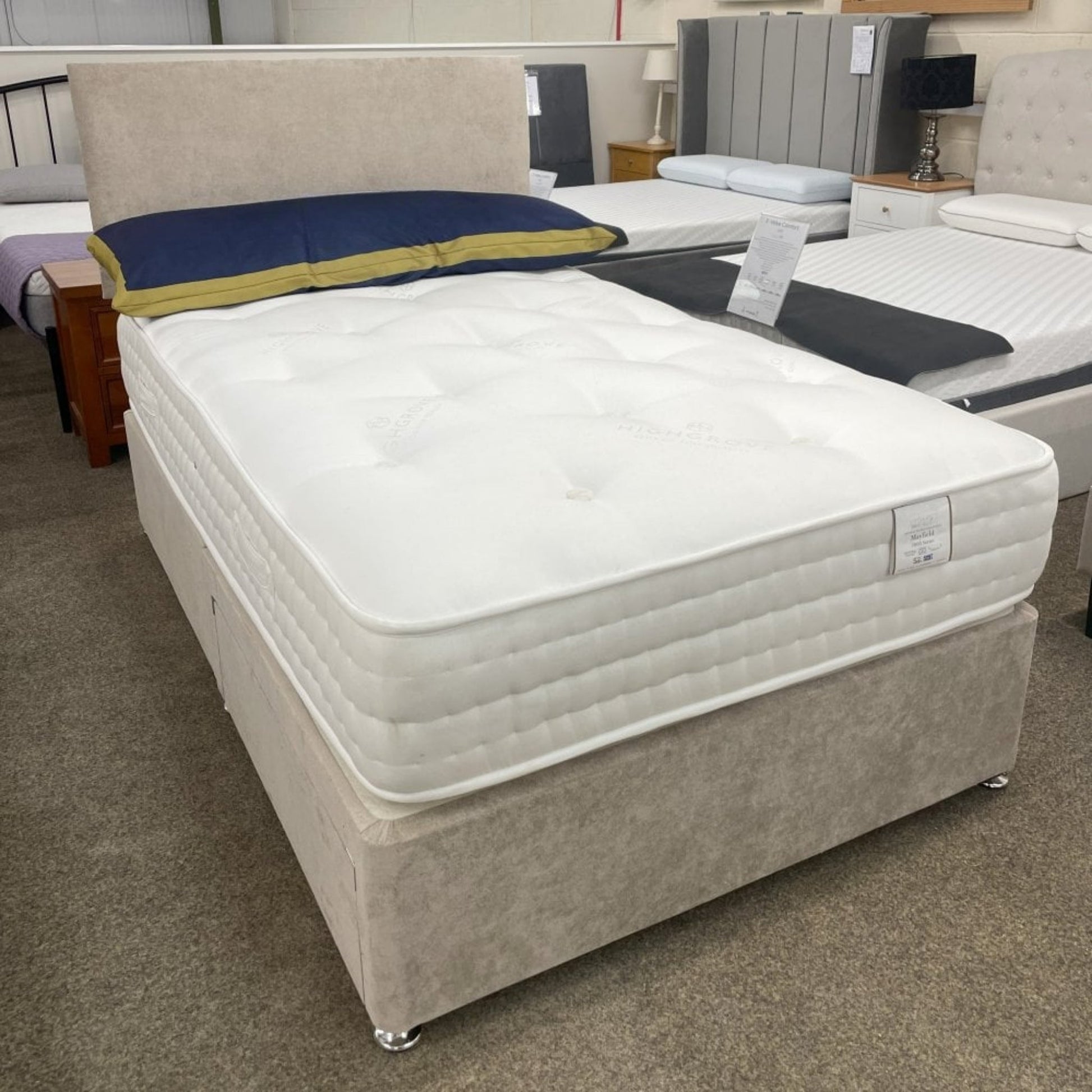 Plain Styled Divan Bed Beds-Hub